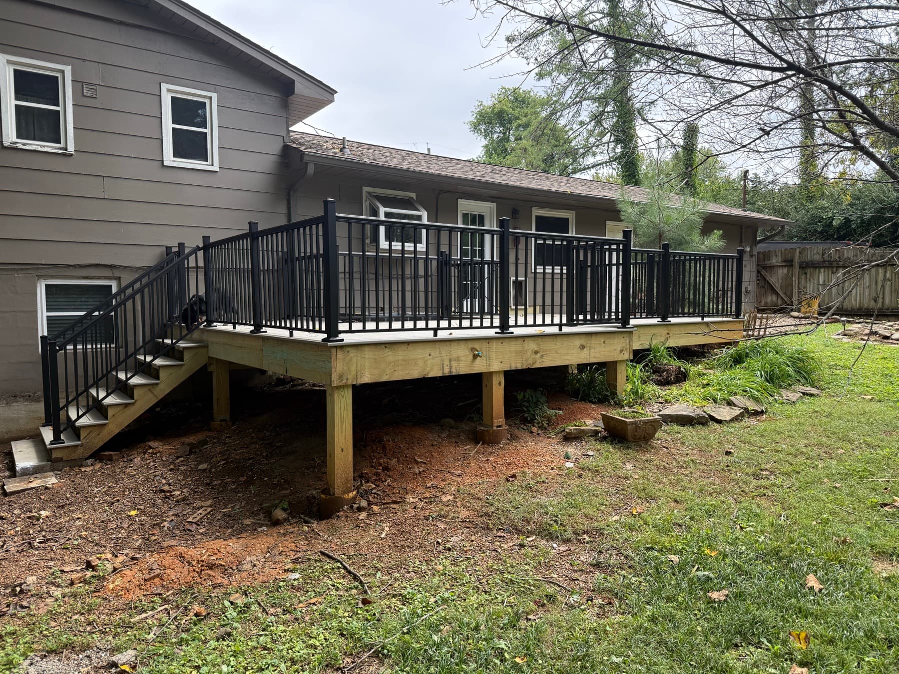 Completed Knoxville Trex deck